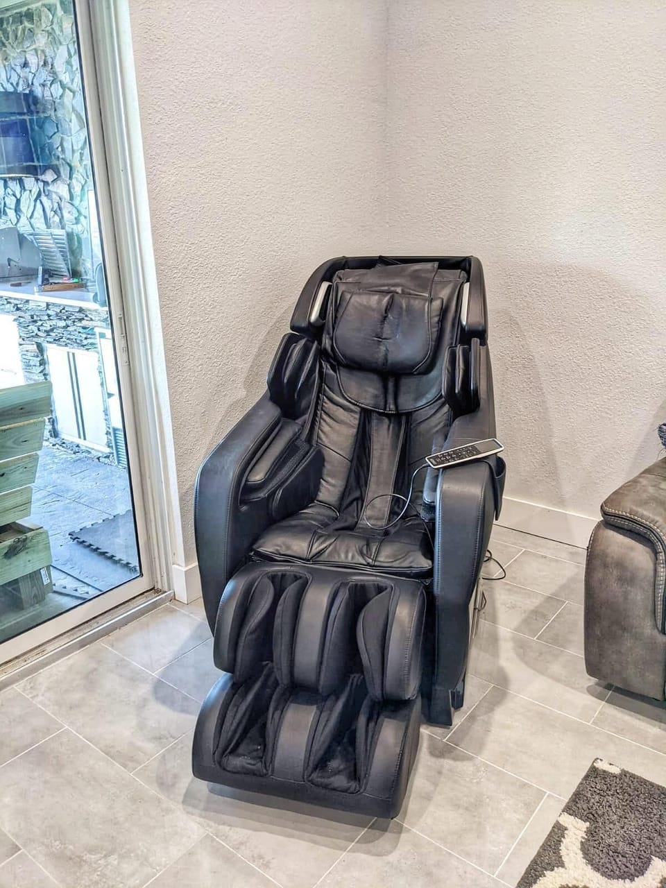 $8,900 massage chair zero gravity fully customizable