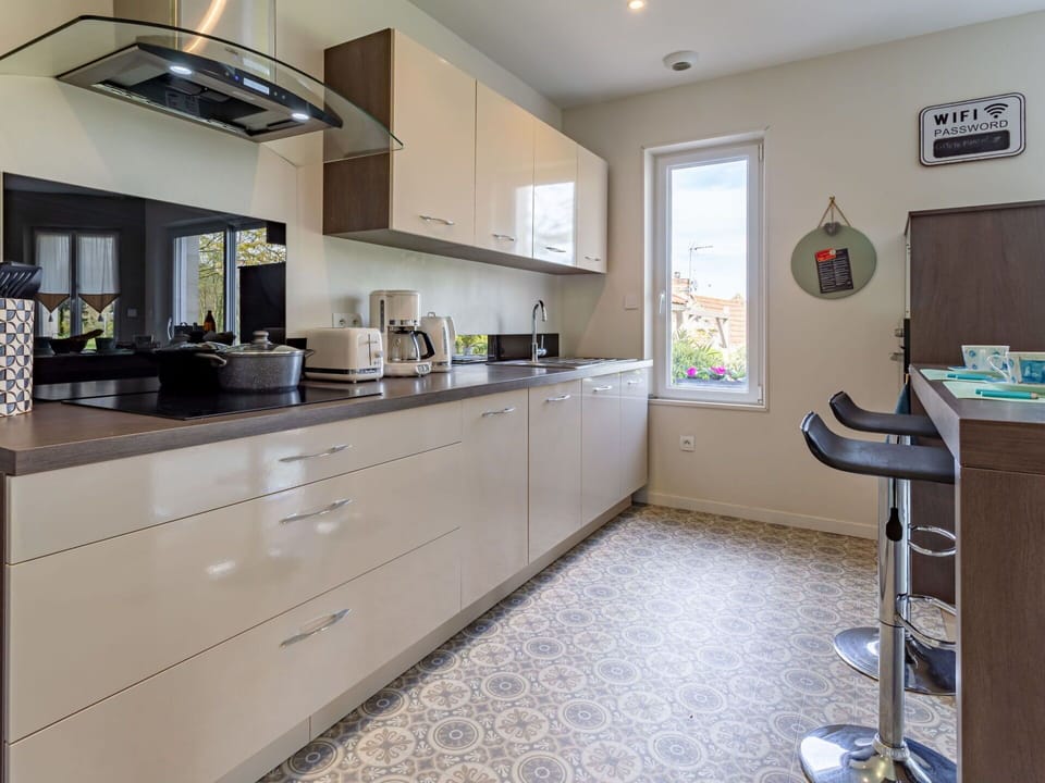 Cabinetry, Furniture, Countertop, Building, Kitchen Appliance, Kitchen, Drawer, Kitchen Stove, Interior Design, Floor