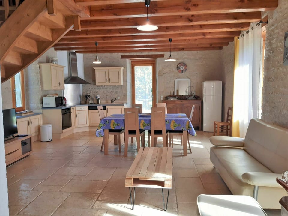 Table, Property, Furniture, Couch, Wood, Floor, Flooring, Beam, Hardwood, Living Room