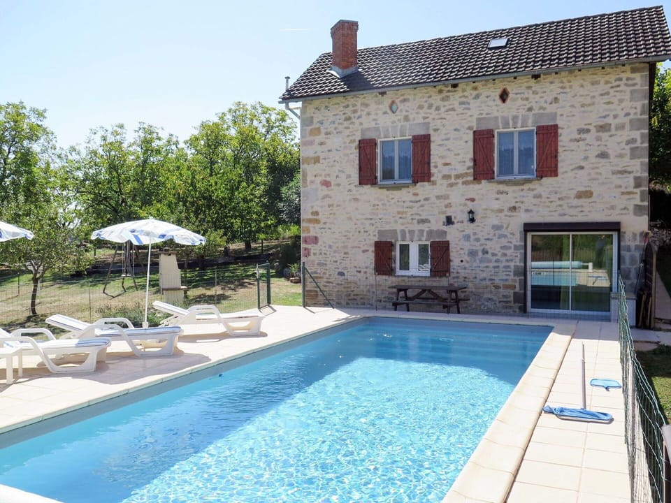 Water, Plant, Property, Building, Sky, Window, Swimming Pool, Azure, Shade, Tree