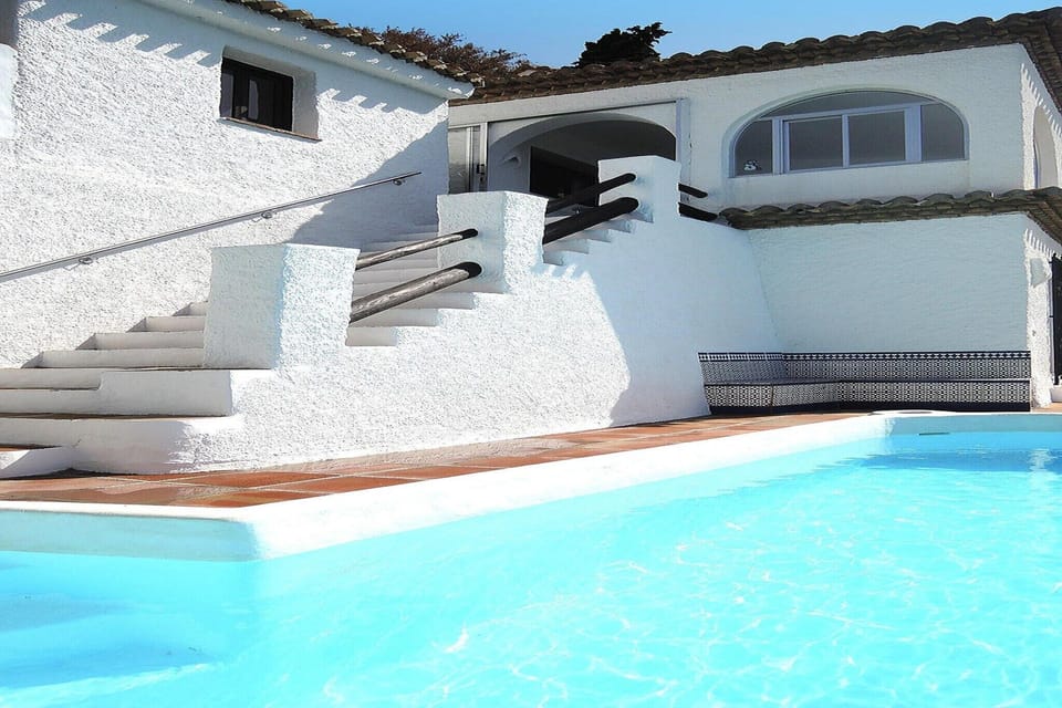 Holiday Home Swimming Pool
