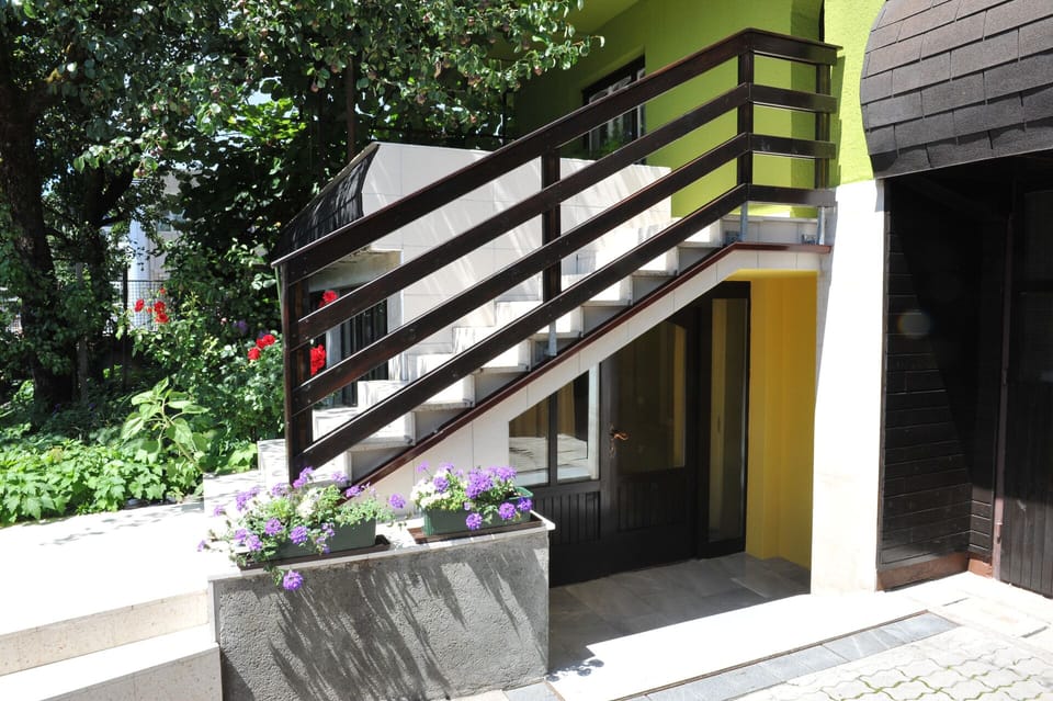 2-bedroom apartment for up to 6 persons, entrance beneath the stairs