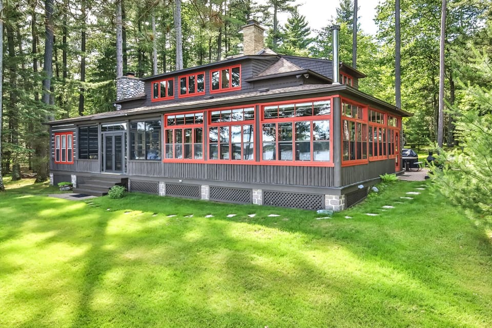 Home facing Lake Minocqua