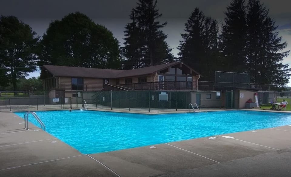 Pool provided for all guests at HOA Clubhouse