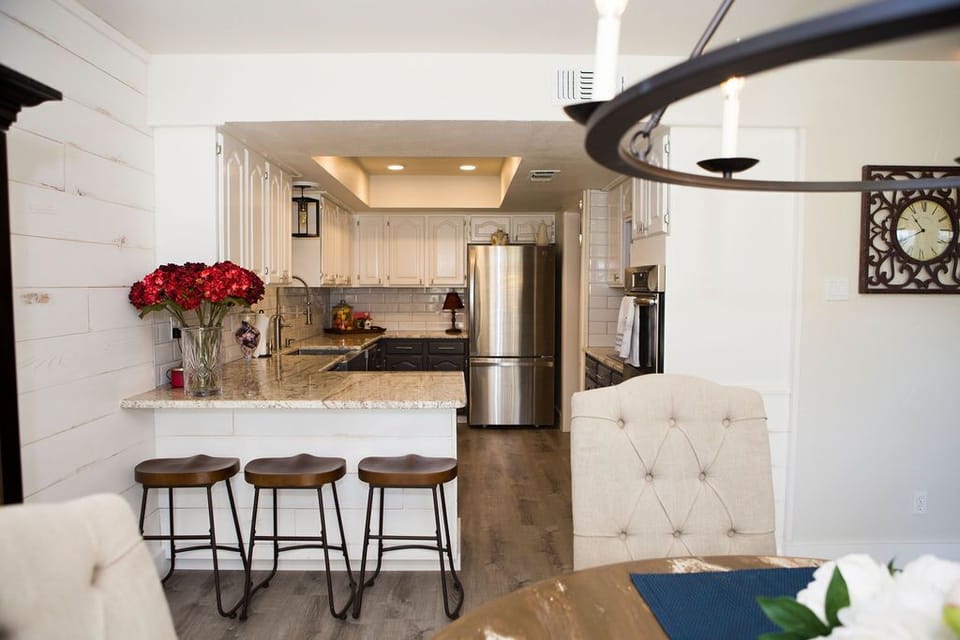 kitchen bar area