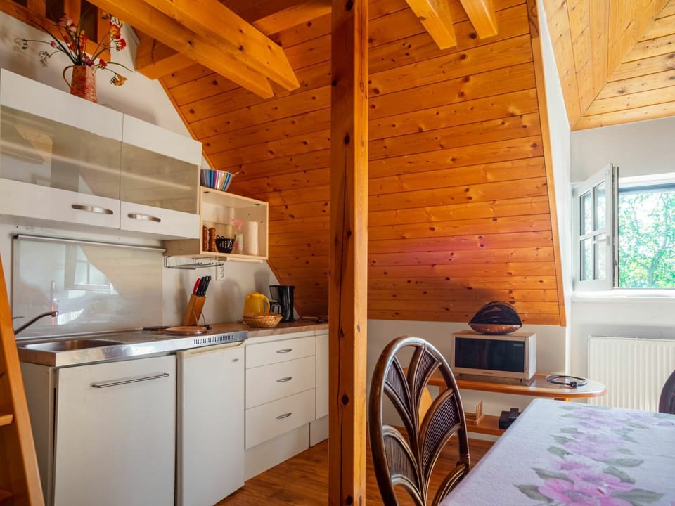 Room, Property, Furniture, Building, Ceiling, Interior Design, House, Kitchen, Wood Flooring, Floor