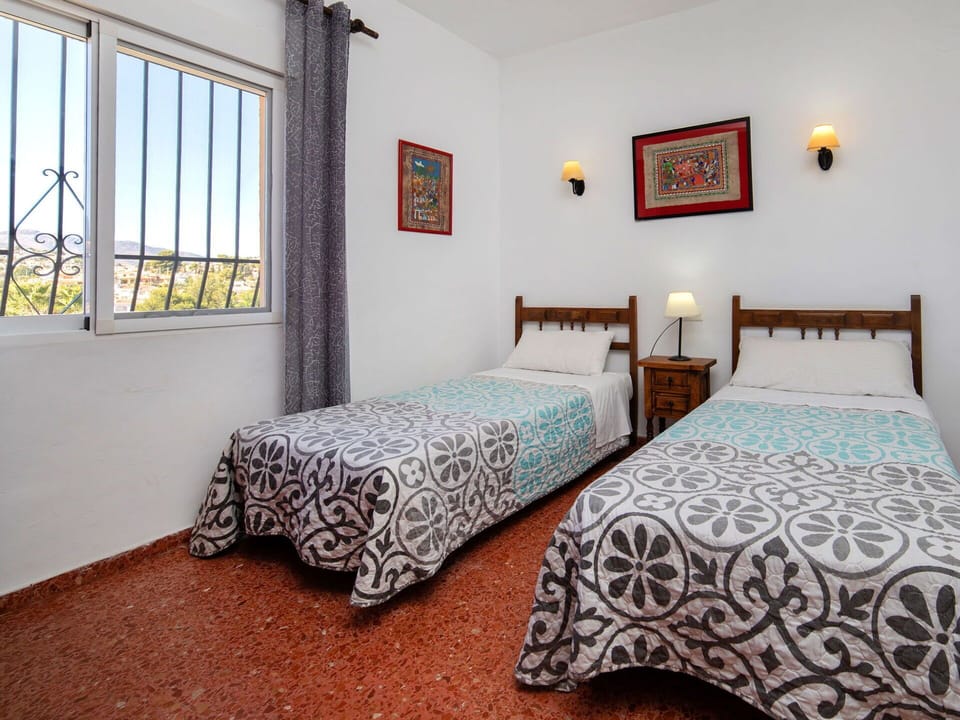 Furniture, Picture Frame, Comfort, Building, Window, Azure, Wood, Textile, Bed Frame, Floor