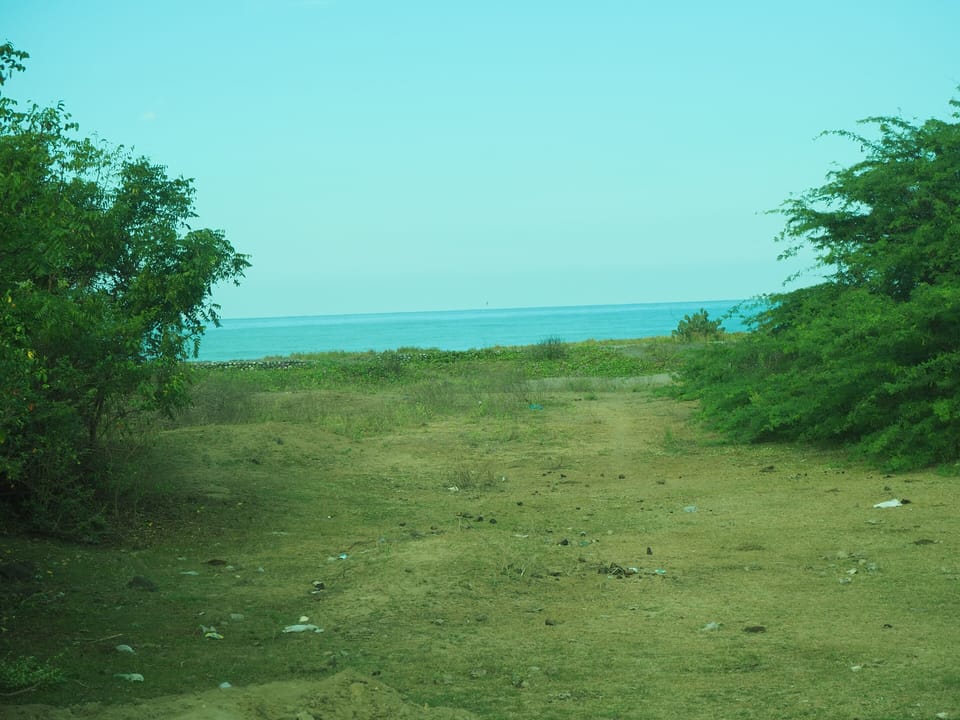 Ocean Breeze Resort is just 50m to the beach with private access.