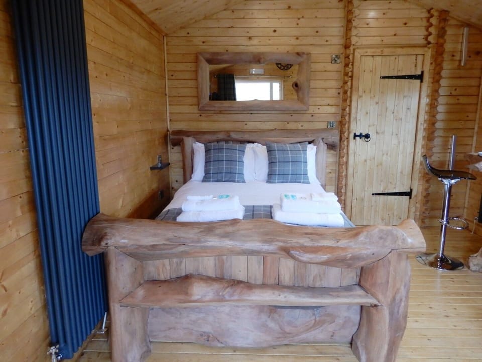Solid wood bed