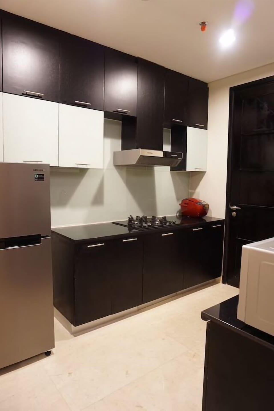 Kitchen cabinet with gas stove