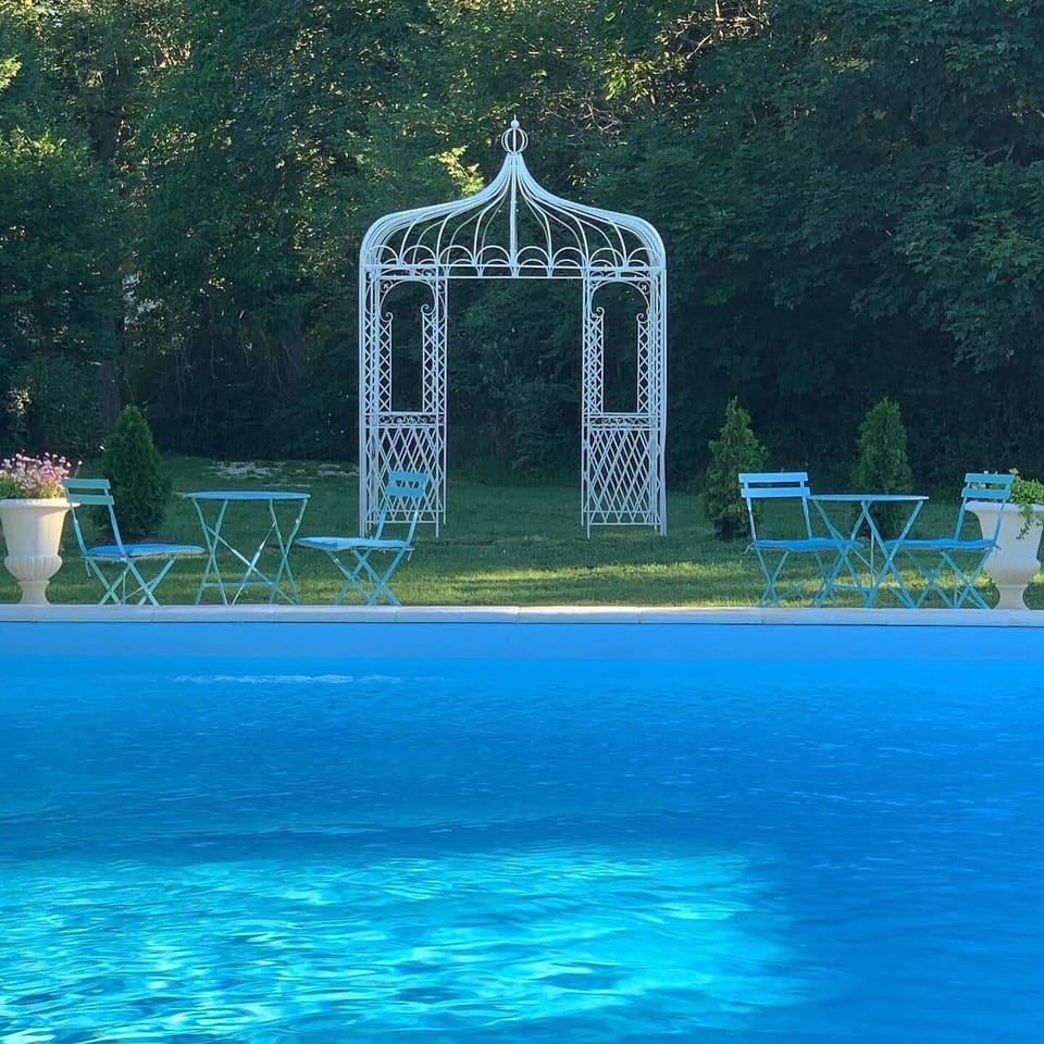 saltwater swimming pool at Chateau Mas de Pradie 