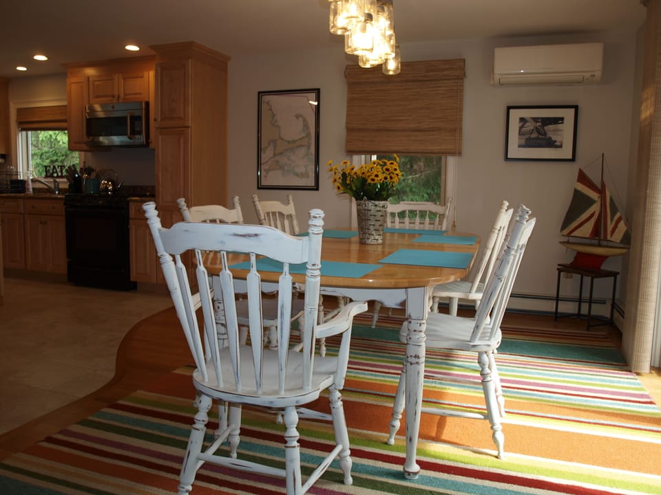 Dining room off kitchen