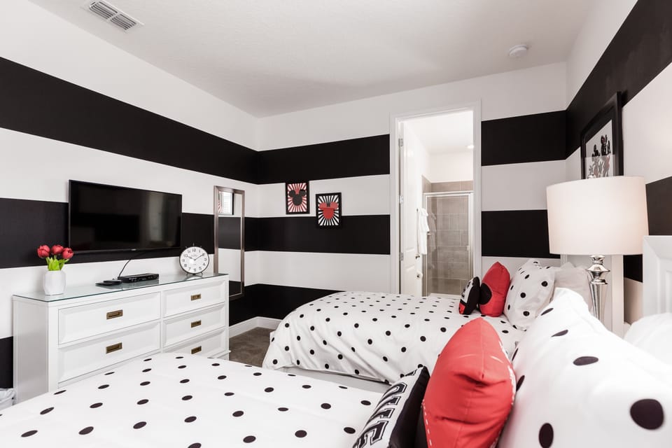 26_Twin_Bedroom_0721.jpg