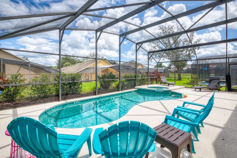 Beautiful private pool, 4 Adriondak chairs and 2 loungers