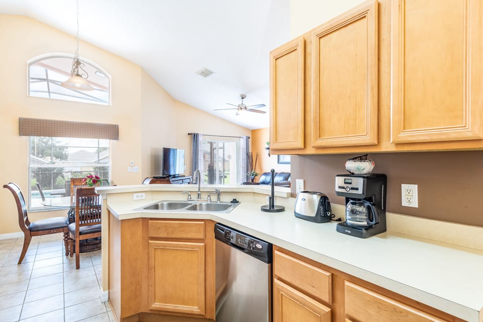 Fully equipped kitchen