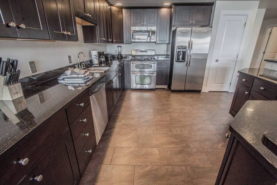 Spacious kitchen 