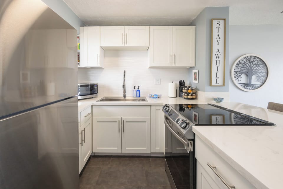 Full stocked kitchen for meal prep