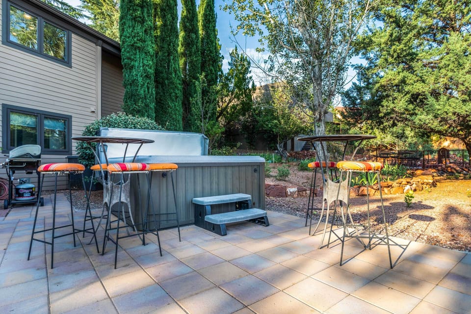 Furnished Patio
