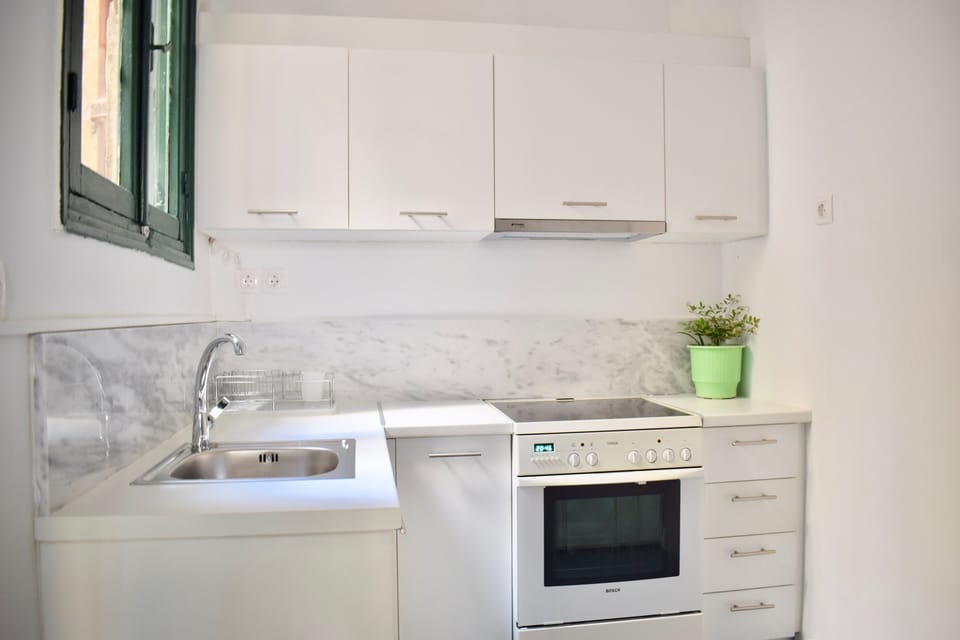 EP9G - Mezzanine floor apartment kitchen