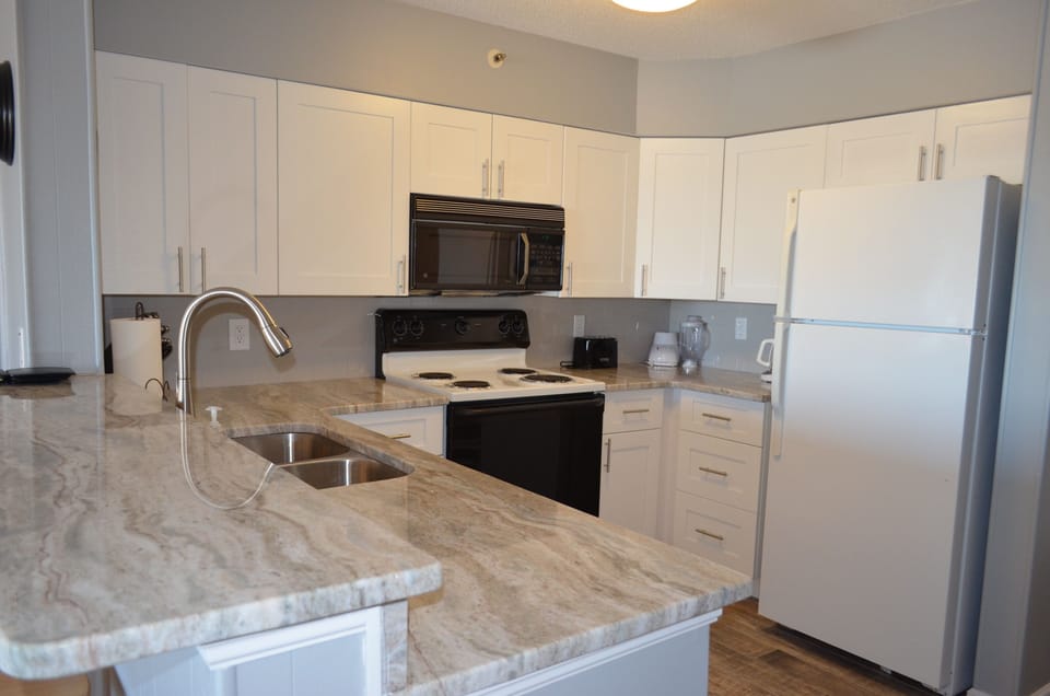 Upgraded Cabinets and Countertops!