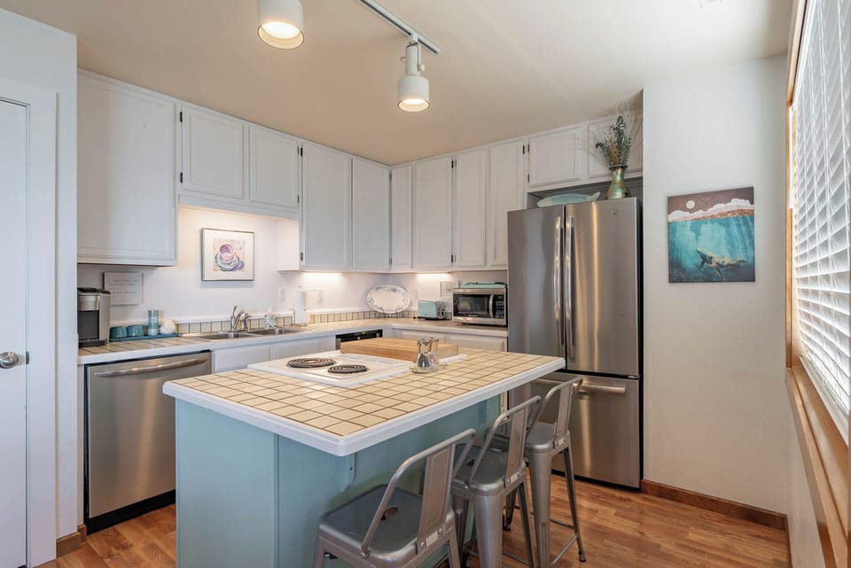 Kitchen | Cooking Basics | Drip Coffee Maker | Island Seating