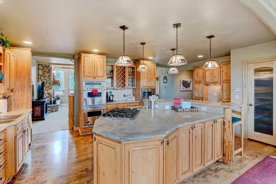 Fully Equipped Chef's Kitchen