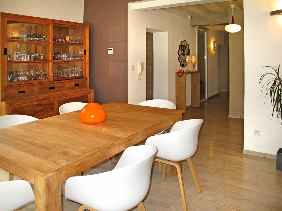 Room, Furniture, Property, Interior Design, Dining Room, Table, Building, Floor, Chair, House