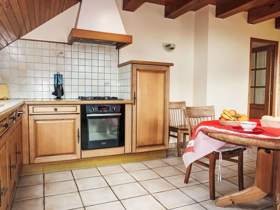 Kitchen, Furniture, Wood, Interior Design, Flooring, Kitchen Appliance, Countertop, Cabinetry, Major Appliance, Floor