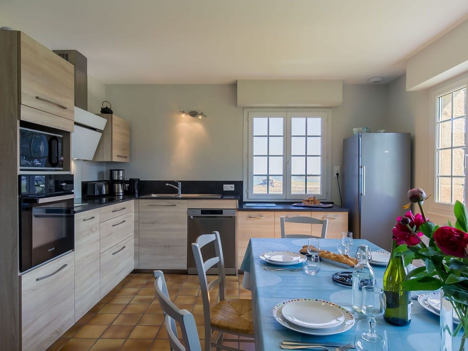 Property, Window, Cabinetry, Countertop, Blue, Wood, Kitchen Appliance, Interior Design, Kitchen, Kitchen Stove