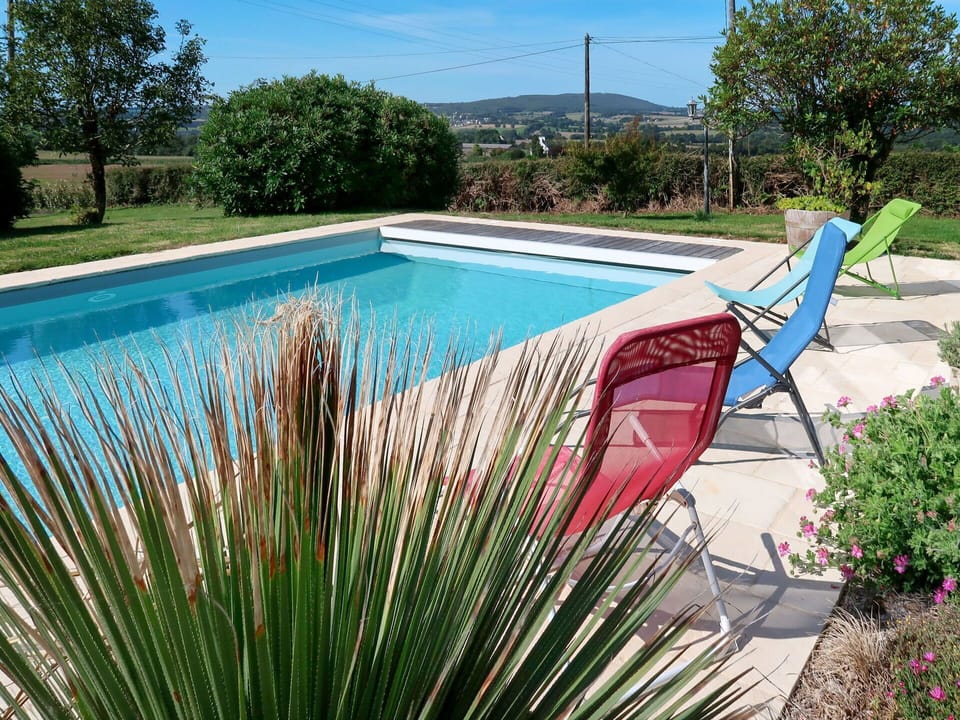 Water, Plant, Sky, Swimming Pool, Azure, Tree, Shade, Rectangle, Vegetation, Grass