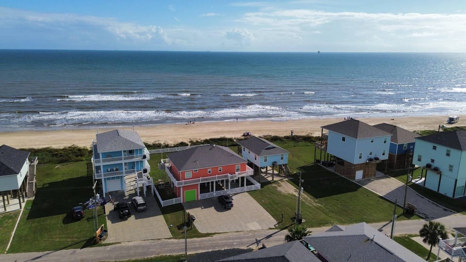 Large driveway fits up to 6 vehicles comfortably.