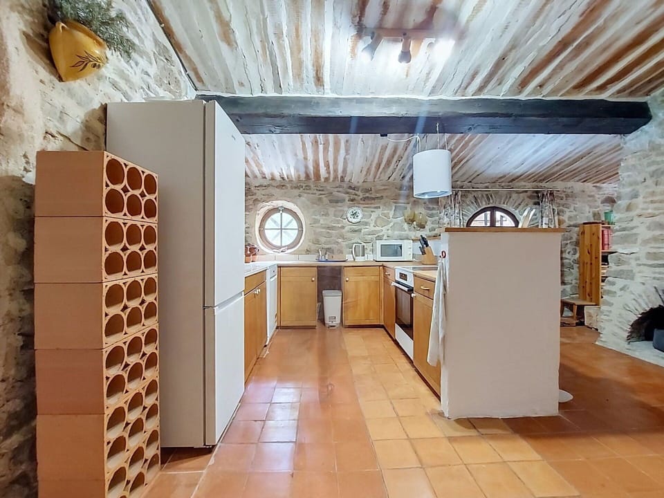Flooring, Wall, Interior Design, Wood, Floor, Ceiling, Furniture, Lighting, Wood Flooring, Kitchen