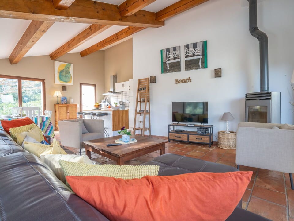 Property, Table, Couch, Azure, Wood, Picture Frame, Comfort, Interior Design, Window, Floor