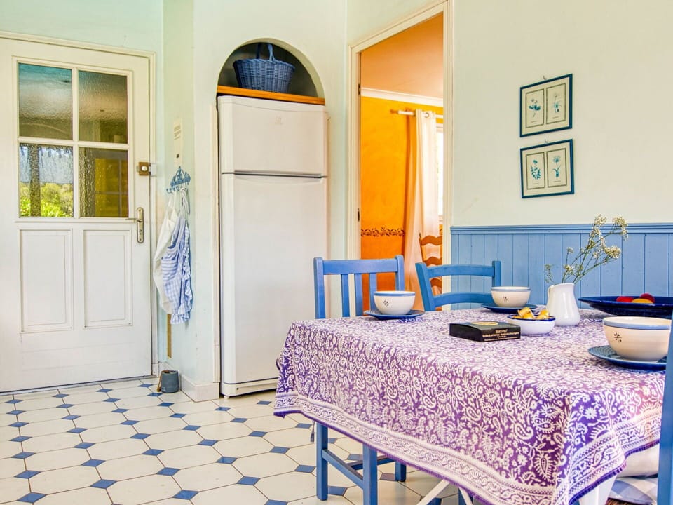 Table, Furniture, Property, Picture Frame, Building, Azure, Door, Interior Design, Lighting, Window