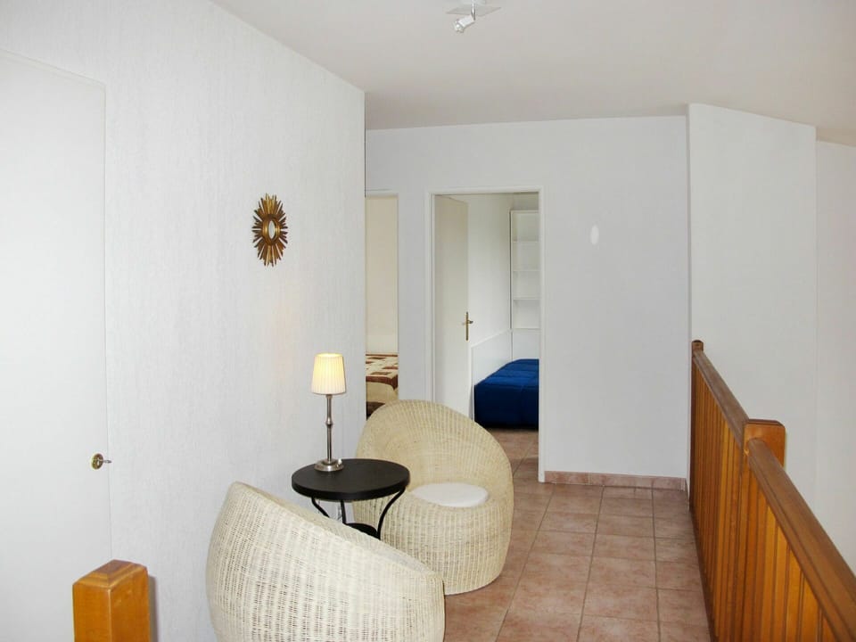 Room, Property, Furniture, Interior Design, House, Building, Floor, Wall, Real Estate, Architecture