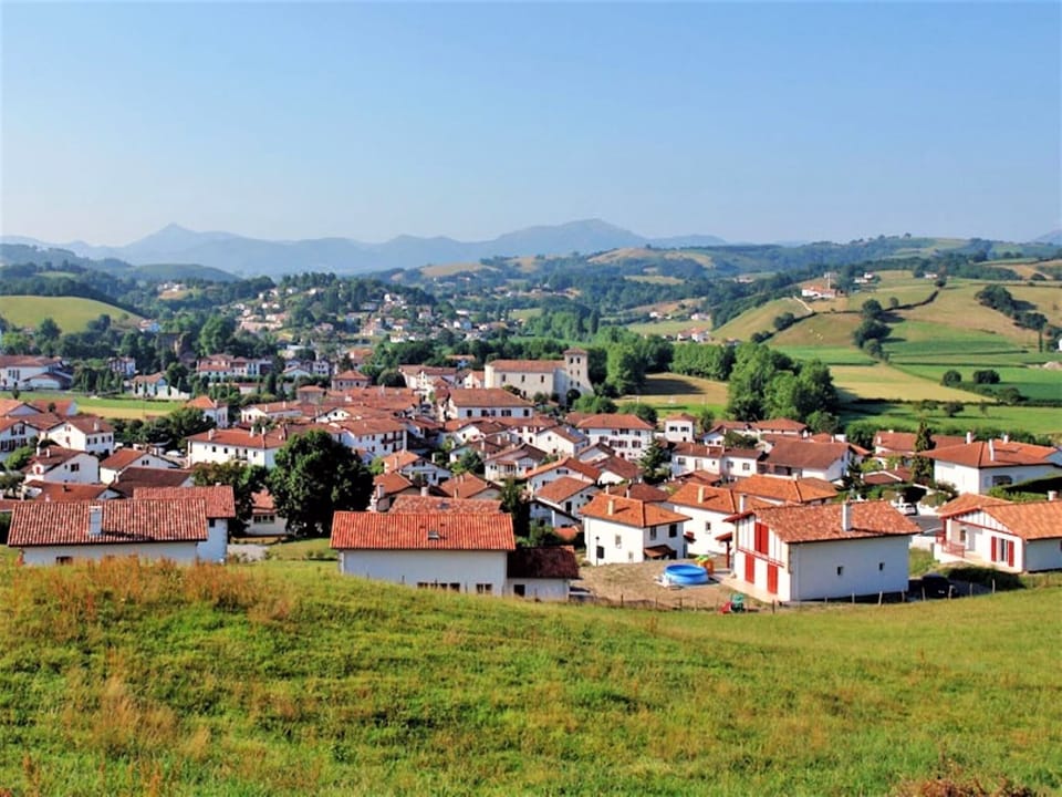 Surroundings [summer] (1-5 km)