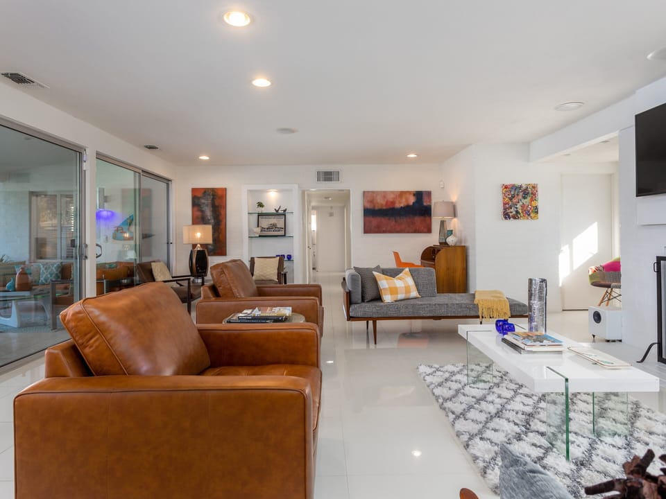 Free-flowing living room