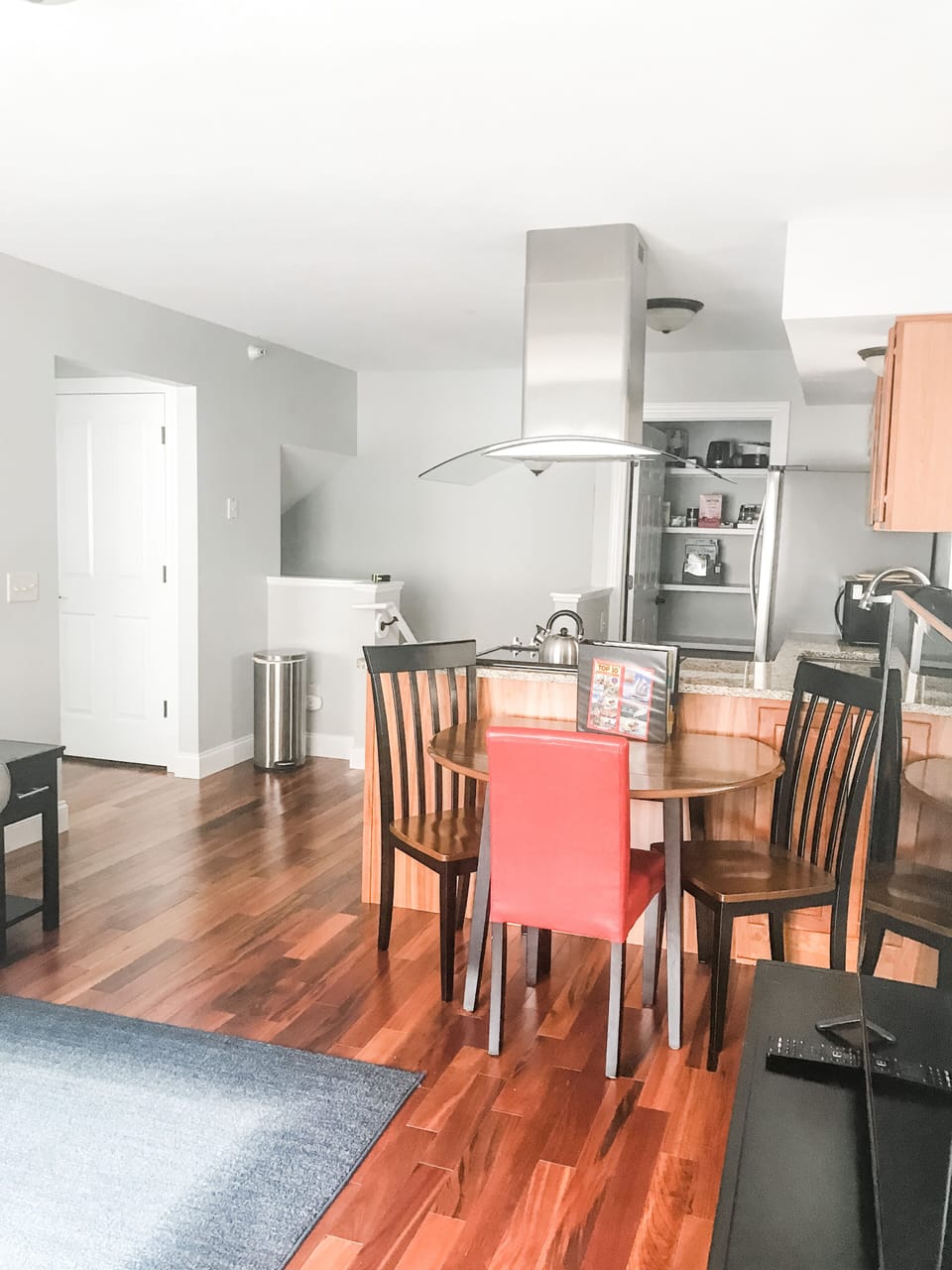 Breakfast table to eat meals! and kitchen with oven, etc to cook.