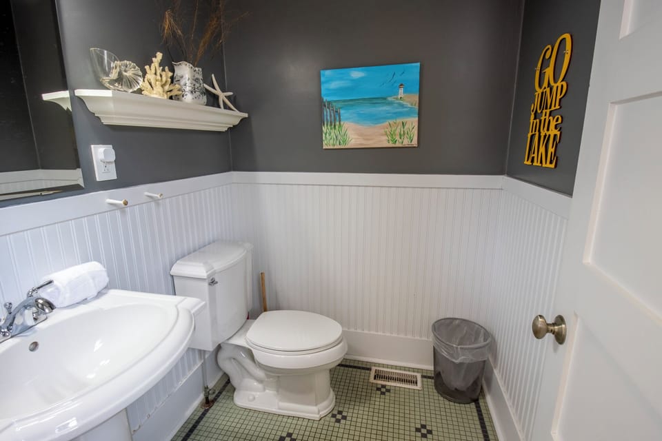 Main Level | Powder Room