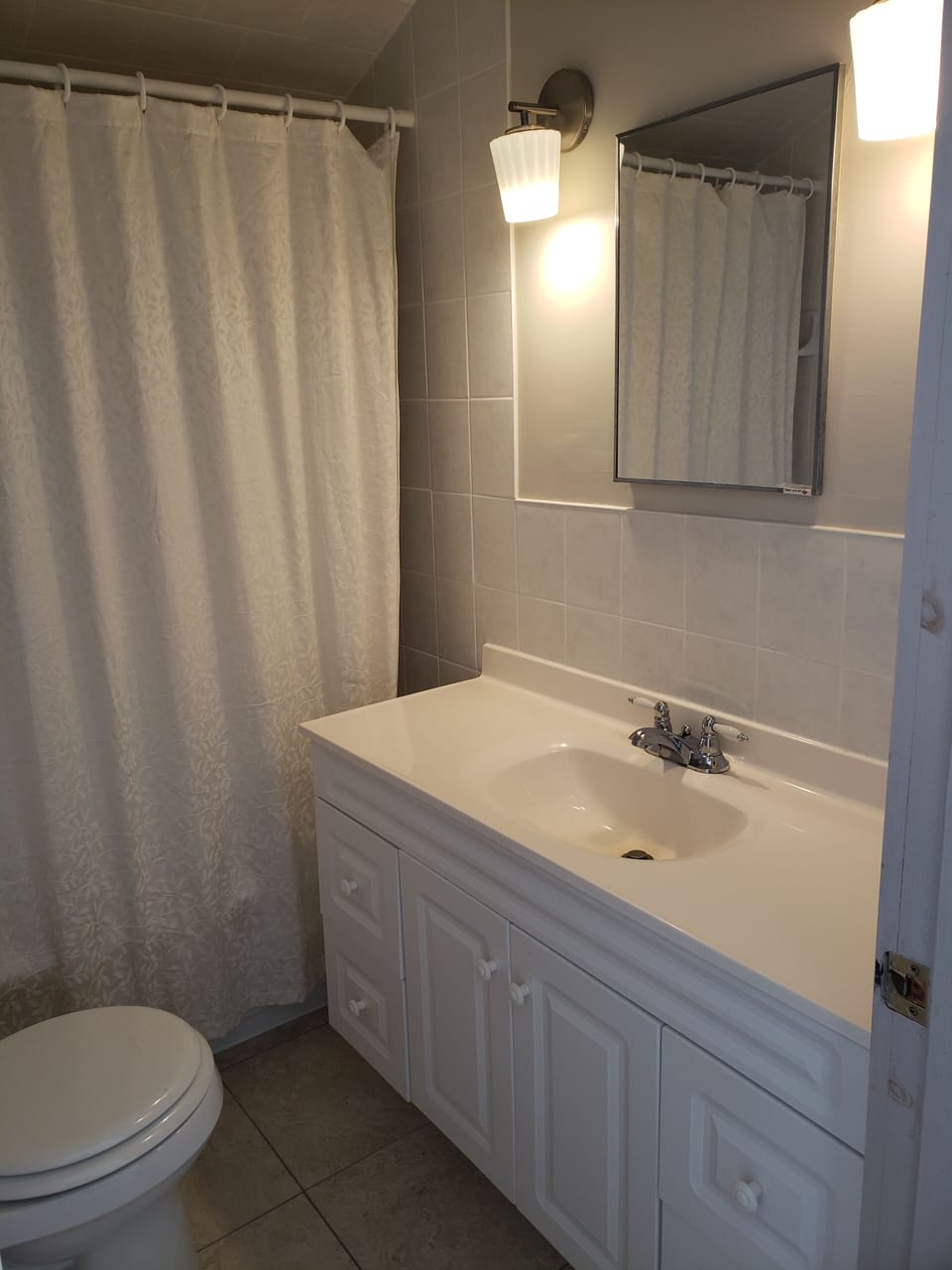 Full bathroom