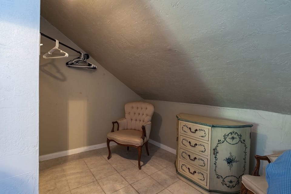 Flooring, Furniture, Building, Floor, Indoors