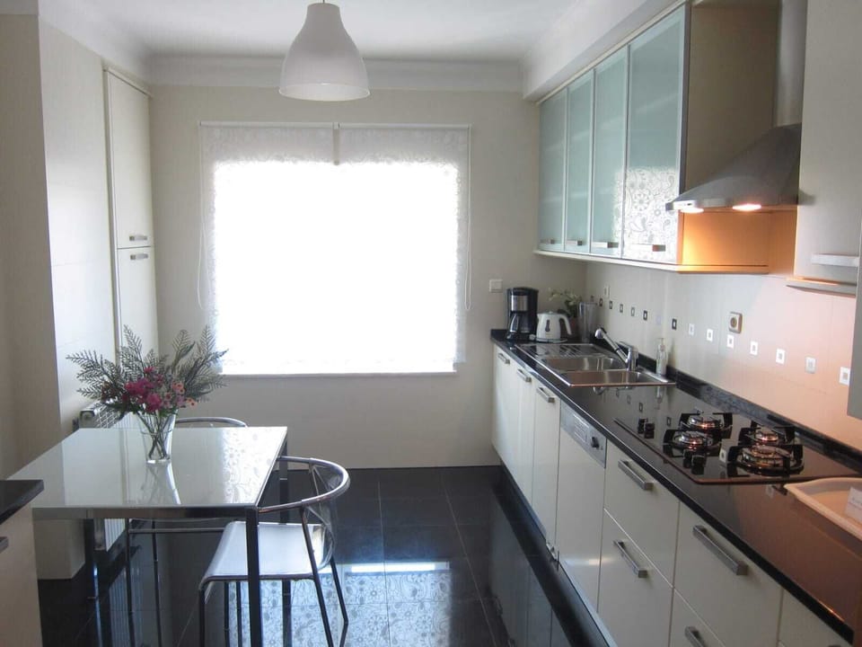 Full equiped kitchen: washing machine, dishwasher, nespresso machine, kettle etc