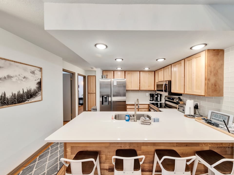 Main Level - Bar - Kitchen