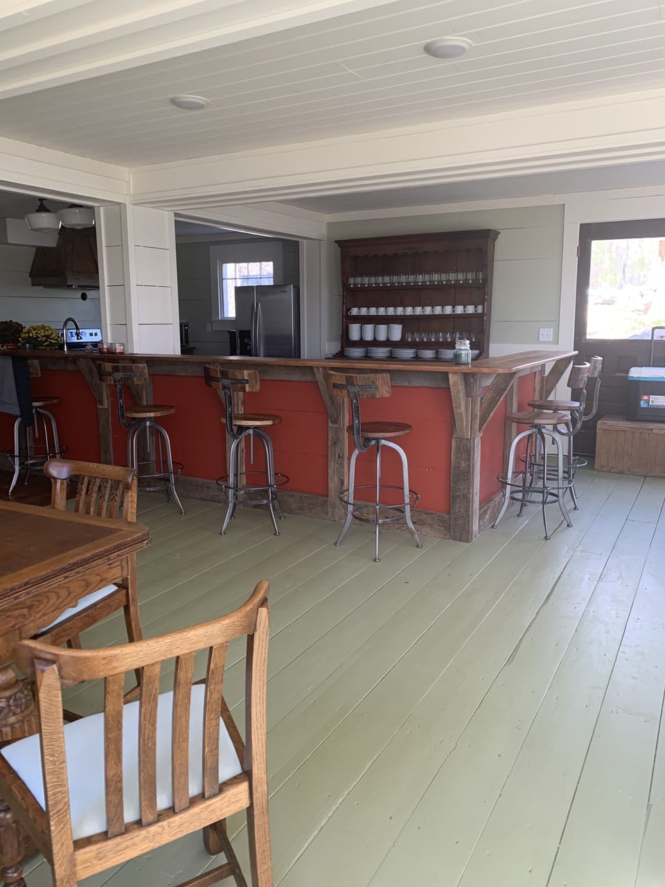 The chef will never feel lonely with a kitchen bar that seats seven.