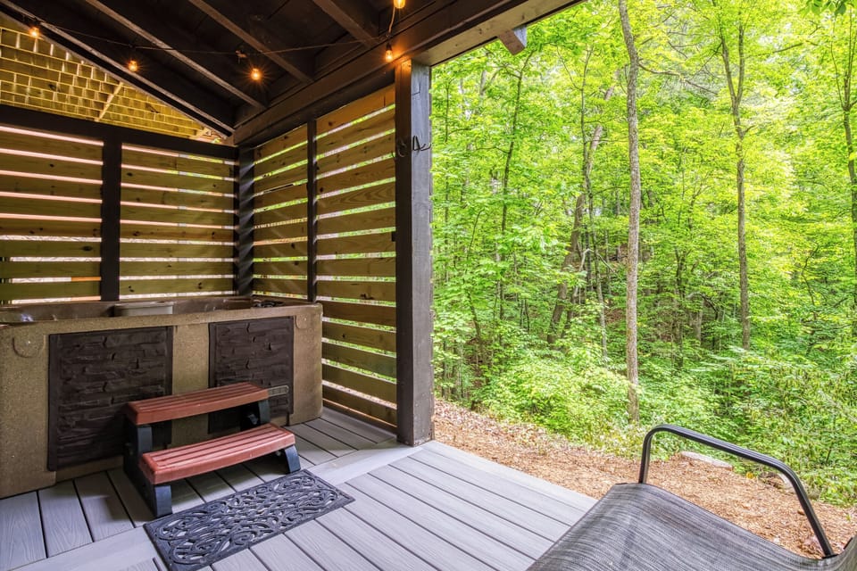 Private Relaxing Hot Tub on the Lower Level Deck. Access from Game Room!