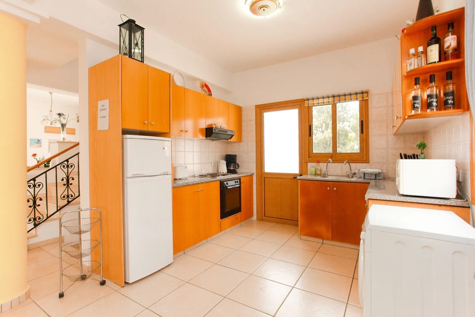 Fully furnished kitchen