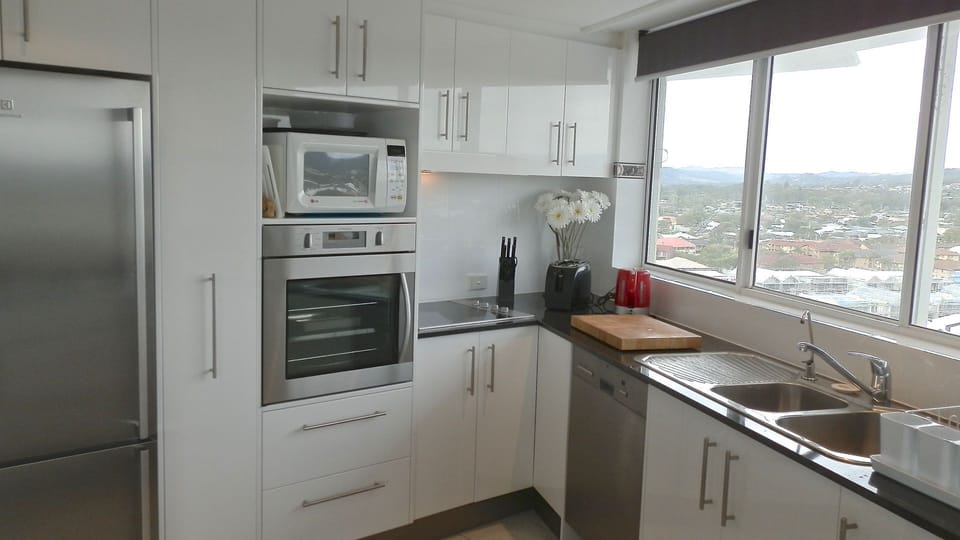 Full kitchen