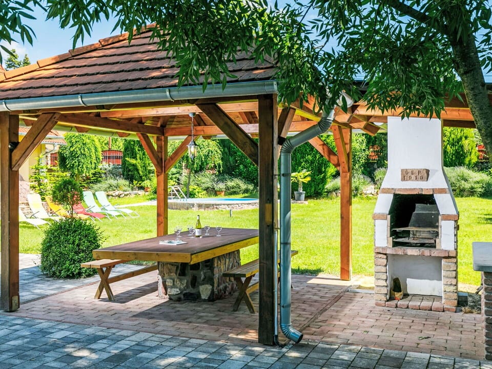 Wood, Gazebo, Furniture, Garden, Outdoor Furniture, Roof, Outdoor Table, Shade, Outdoor Structure, Pavilion
