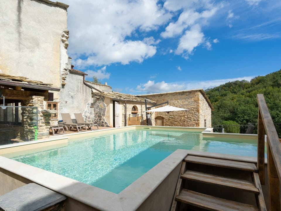 Property, Swimming Pool, Building, House, Estate, Real Estate, Azure, Villa, Architecture, Vacation