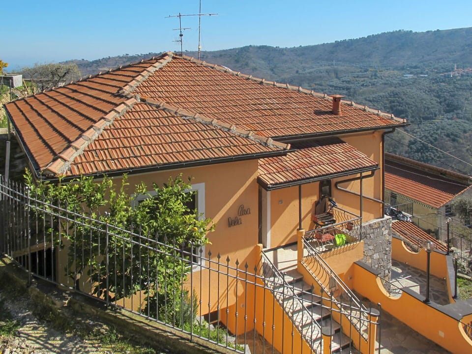 Roof, Property, House, Building, Rural Area, Architecture, Real Estate, Cottage, Wood, Village